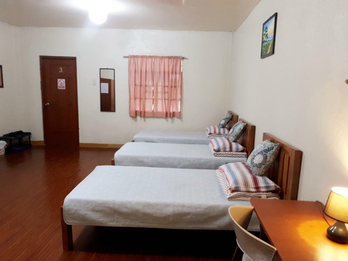 Minine Guesthouse Silang 외부 사진