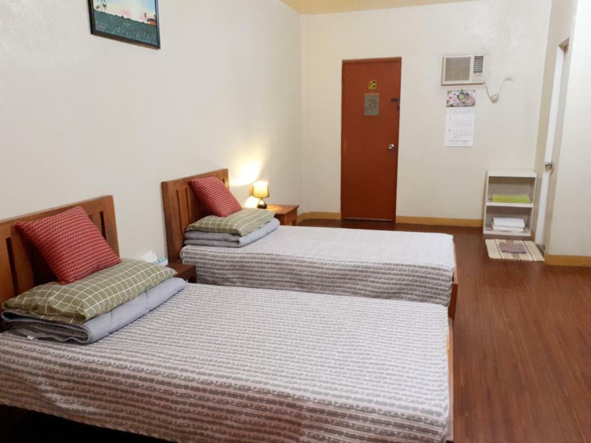 Minine Guesthouse Silang 외부 사진