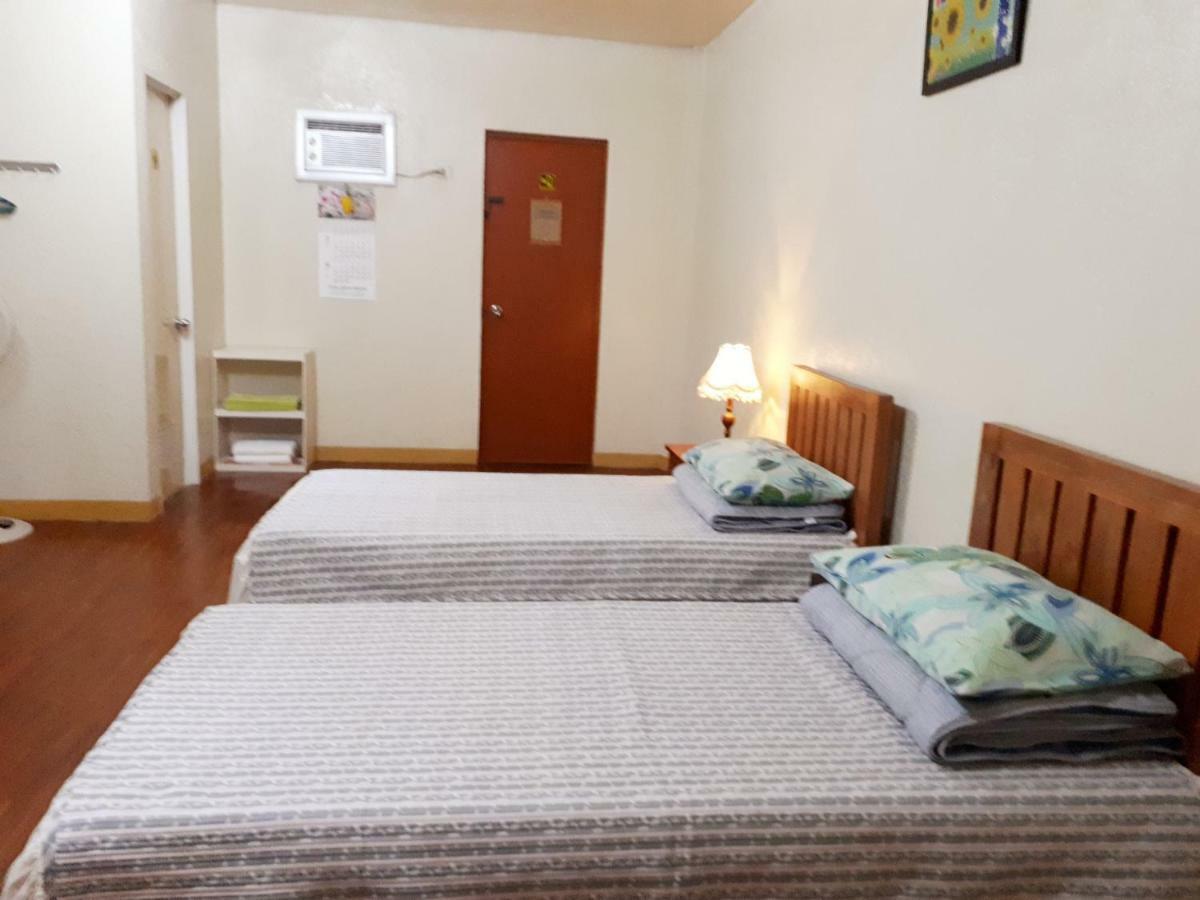 Minine Guesthouse Silang 외부 사진